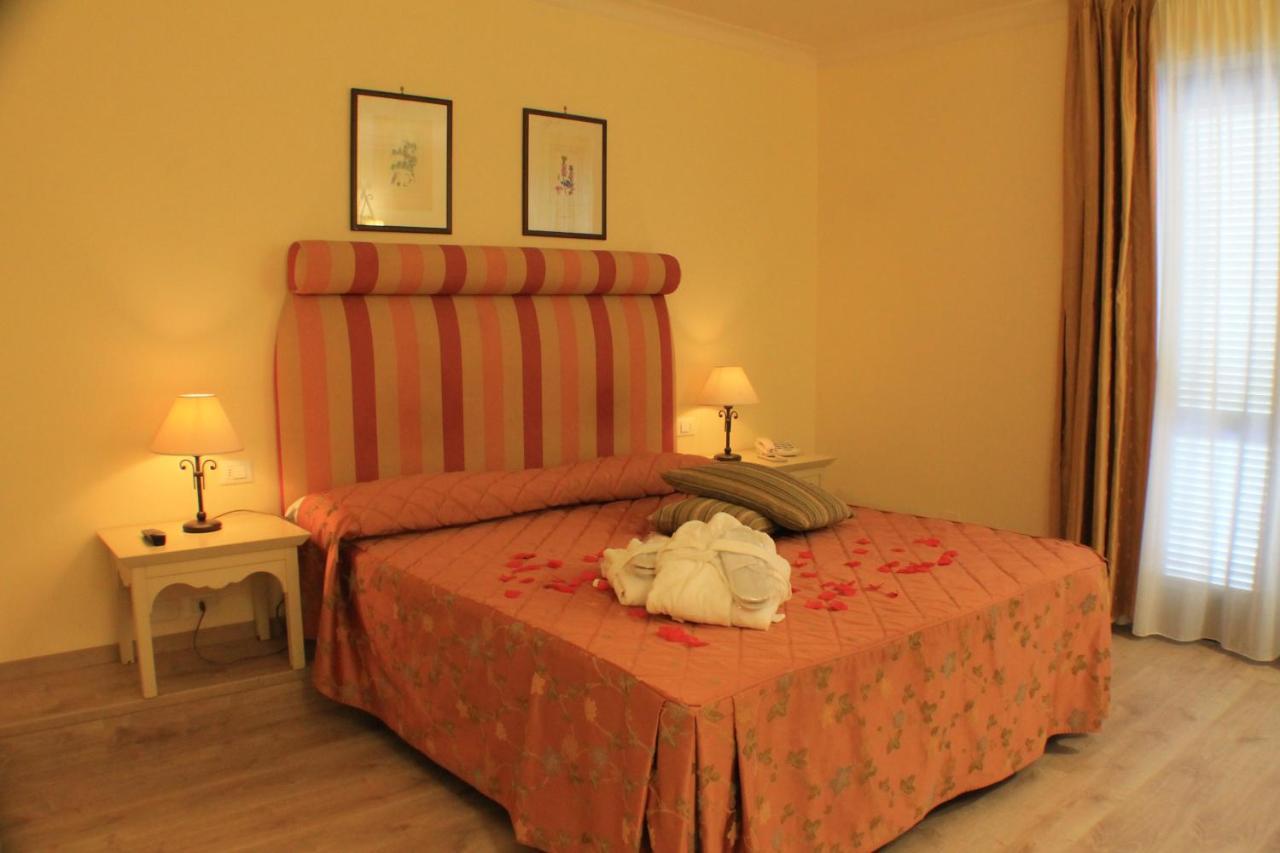 Tortoreto Il Parco Sul Mare Resort & Spa מראה חיצוני תמונה