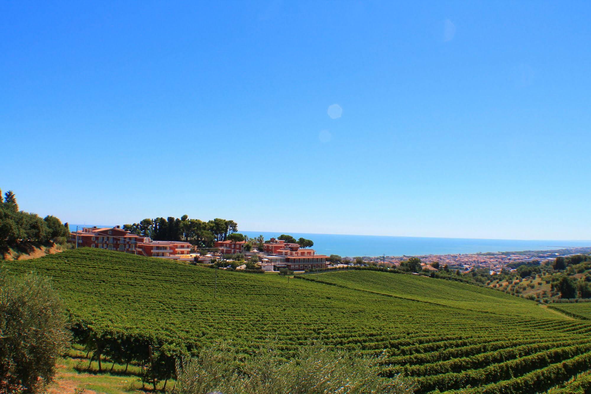Tortoreto Il Parco Sul Mare Resort & Spa מראה חיצוני תמונה